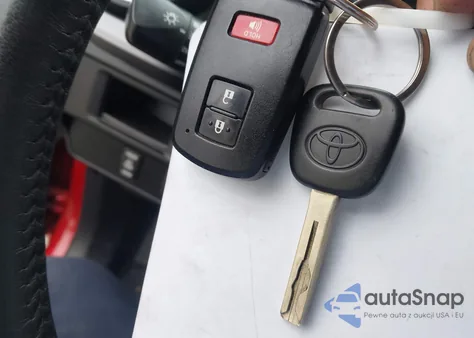 2017 Toyota Tacoma Access Cab/Sr5/Trd Spt/Or из США, поврежденный, VIN 5TFSZ5AN7HX109953